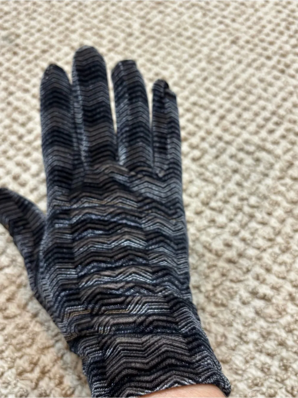 Ladies Marcus Adler Thinsulate Brand Lined Velour Gloves One Size